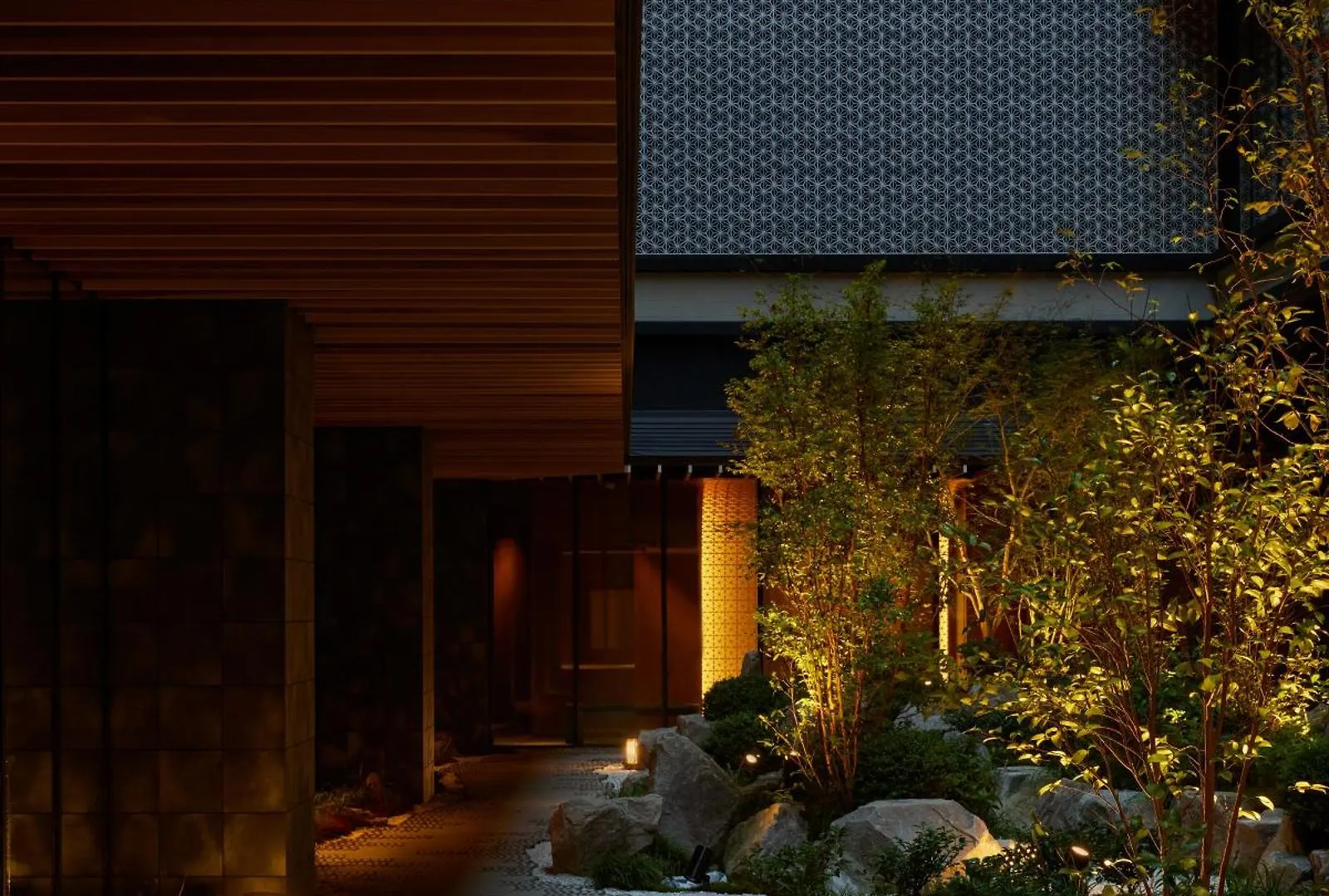 Dusit Thani Kyoto 5*,