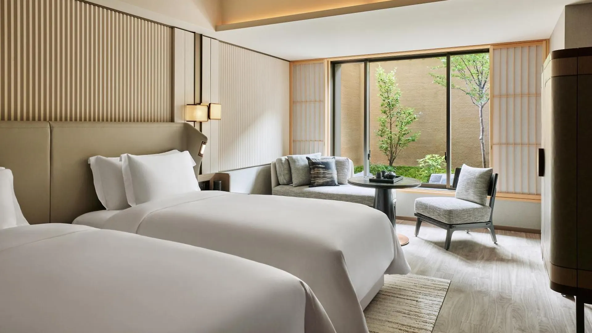 Dusit Thani Kyoto 5*,
